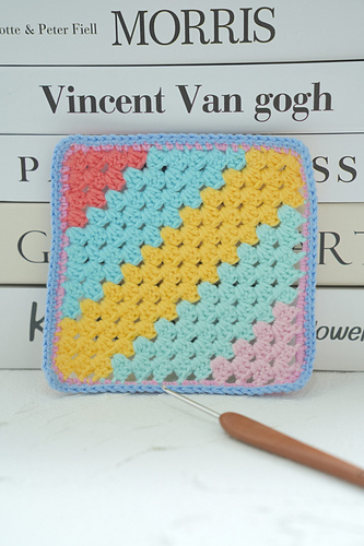 Colorblock Geometric C2C Square